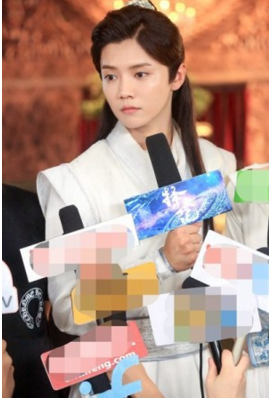 《择天记》横店探班 鹿晗首演古装戏吐槽衣服厚