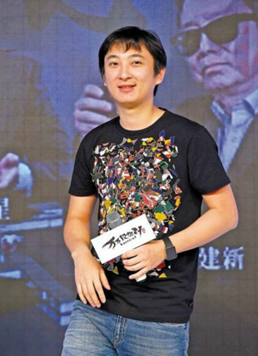 王健林批网红直播不能无底线 对国民公公称呼做表态