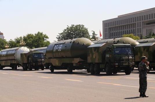 外媒:中国试射东风5C洲际导弹 携带10枚分弹头