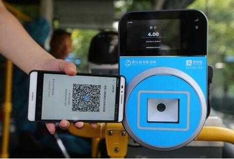 广州人未来出行更便捷坐公交地铁可刷二维码