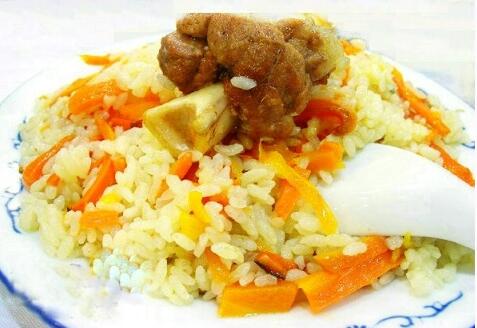 新疆塔县地震受灾群众:有奶茶喝有抓饭吃