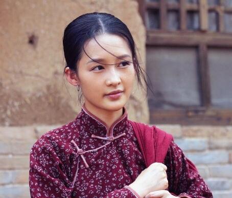 李沁《白鹿原》体验生活纺线织布全素颜上阵
