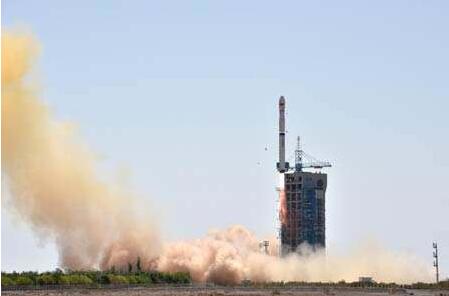 中国发射首颗大型X射线天文卫星搭载3颗小卫星