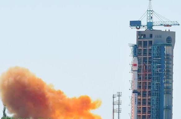 中国发射首颗大型X射线天文卫星搭载3颗小卫星