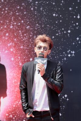 《夜空中最闪亮的星》开机黄子韬盼当实力派