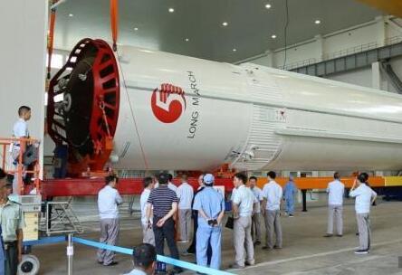 长征五号遥二火箭垂直转运7月2日-5日择机发射