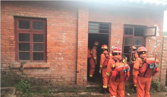 云南禄丰县4.1级地震致27间民房受损无人员伤亡