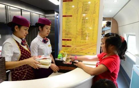 今起外卖能送上高铁27个高铁站试点网络订餐服务