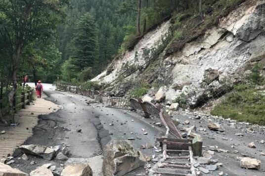 九寨沟地震阻断公路已全部修通灾区对外通道畅通