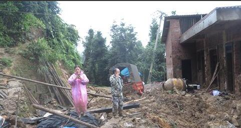 云南金平县泥石流已致1人遇难6人失联搜救正进行