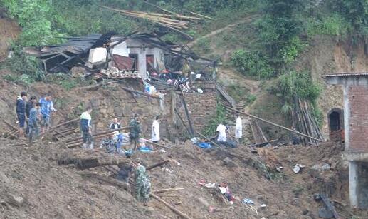 云南金平县泥石流已致1人遇难6人失联搜救正进行