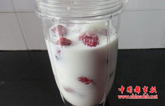 草莓牛奶汁
